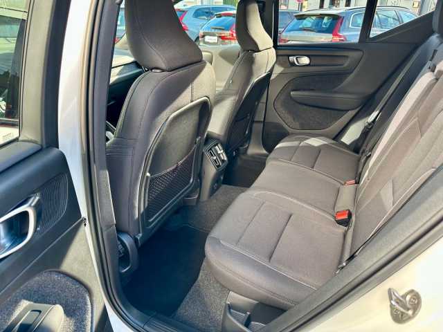 Volvo XC40 Core Recharge