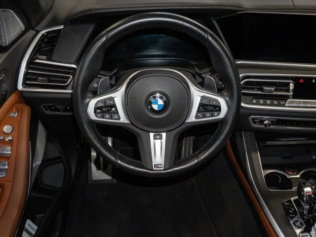 BMW X7 M50i