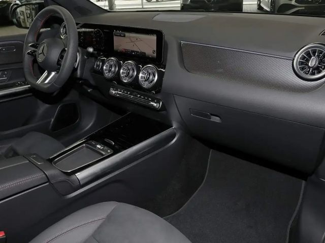 Mercedes-Benz B 200 AMG Line