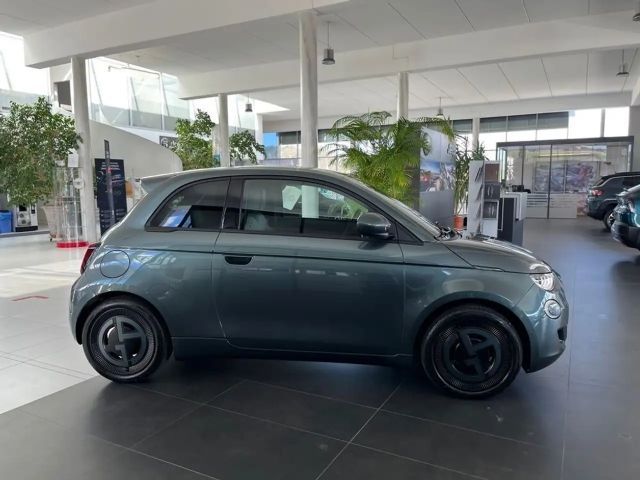 Fiat 500 87kW 42kWh Giorgio Armani Collector´s Edition