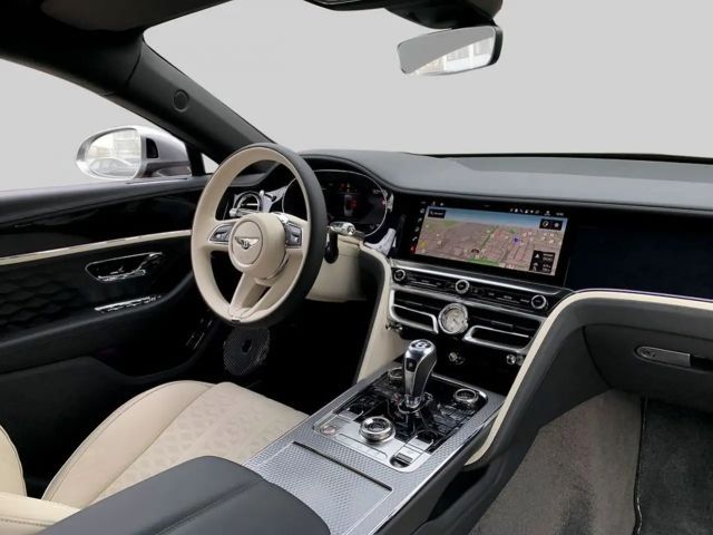 Bentley Flying Spur Hybrid V8