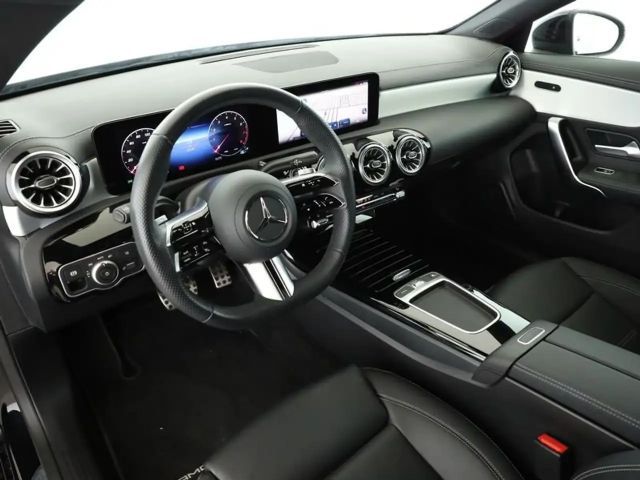 Mercedes-Benz CLA 200 AMG Line Coupé