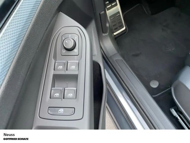 Volkswagen Golf 1.5 eTSI DSG