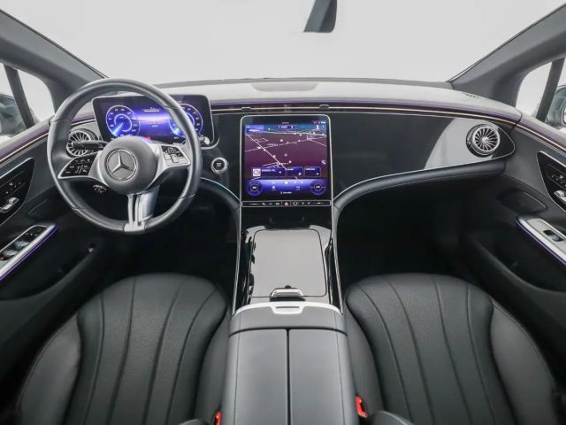 Mercedes-Benz EQE 300 Sedan