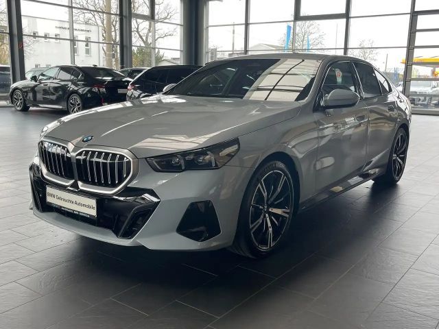 BMW 520 520i M-Sport Sedan