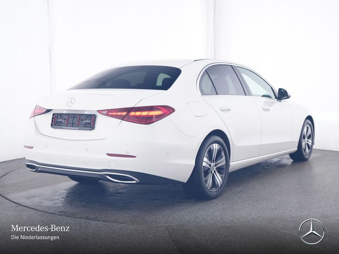 Mercedes-Benz C 180 Sedan