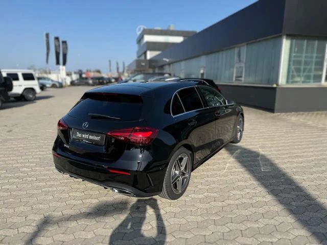 Mercedes-Benz A 180 AMG Line
