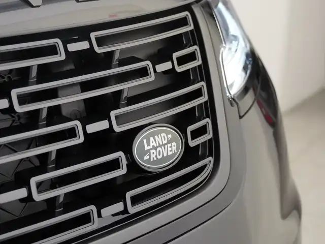 Land Rover Range Rover Velar SE