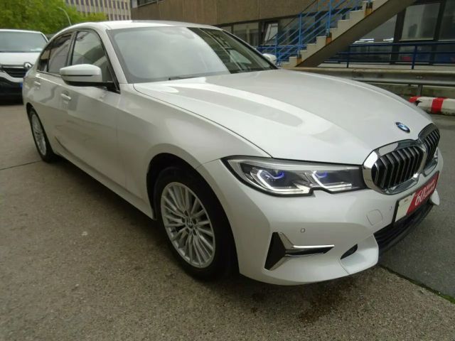 BMW 320 320d Luxury Line Sedan xDrive