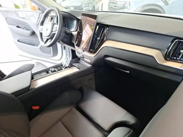 Volvo XC60 Dark Plus T6