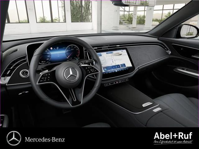 Mercedes-Benz E 200 AVANTGARDE Sedan