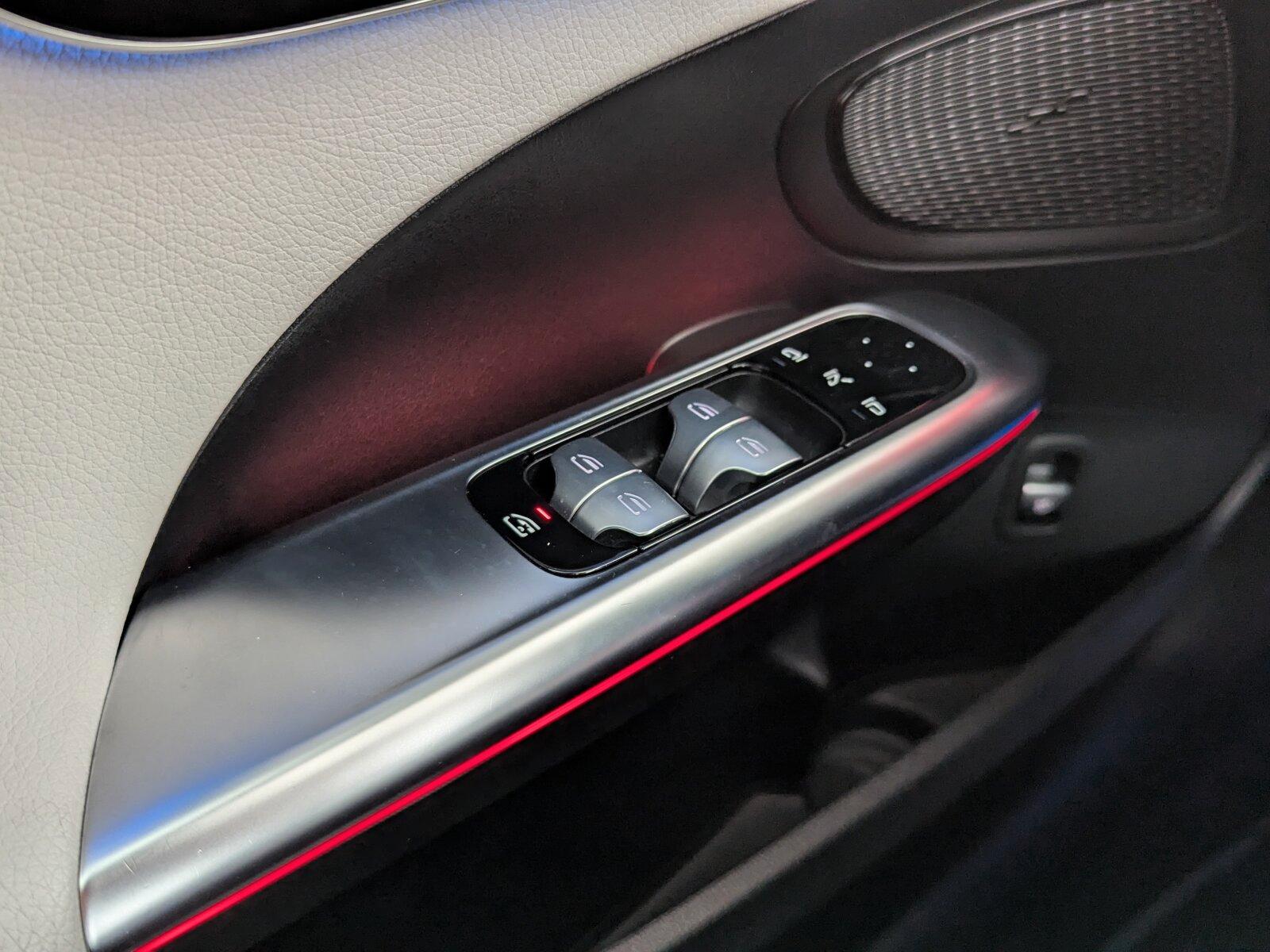 Mercedes-Benz C 200 4MATIC AMG Line Sedan