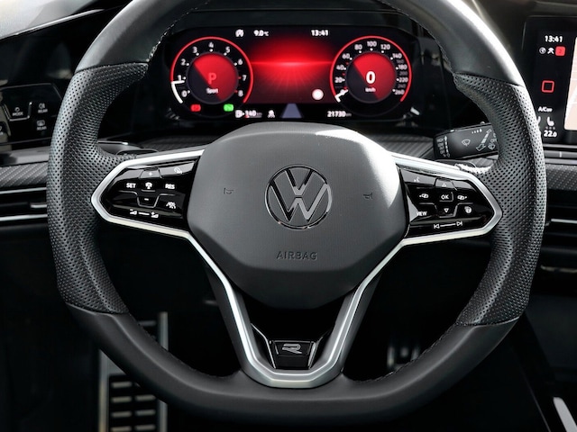 Volkswagen Golf 1.5 eTSI DSG R-Line