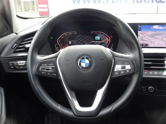 BMW 118 118i Sedan Sport Line