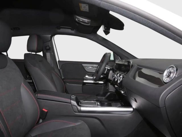Mercedes-Benz GLA 180 AMG Line