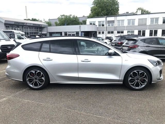 Ford Focus ST Line Wagon