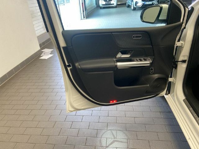 Mercedes-Benz B 200 Sedan