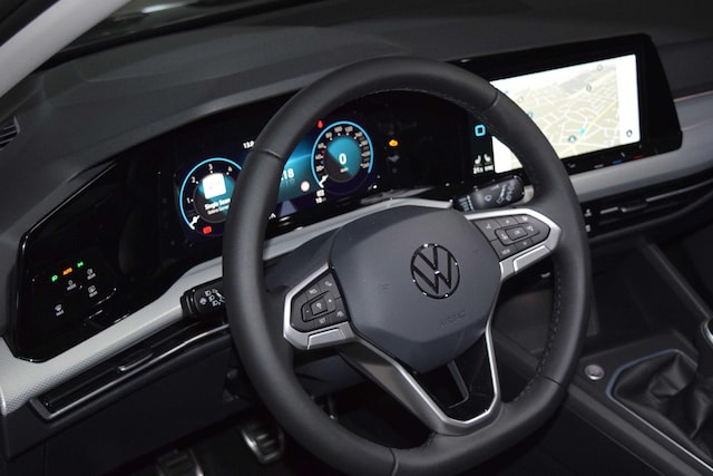 Volkswagen Golf TDI Navi Kamera GJR ACC