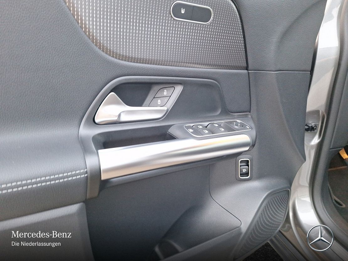 Mercedes-Benz B 180 Sedan