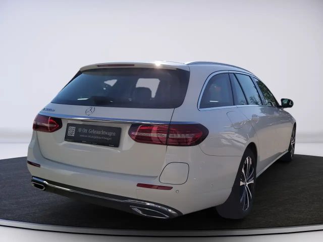 Mercedes-Benz E 300 AVANTGARDE E 300 de