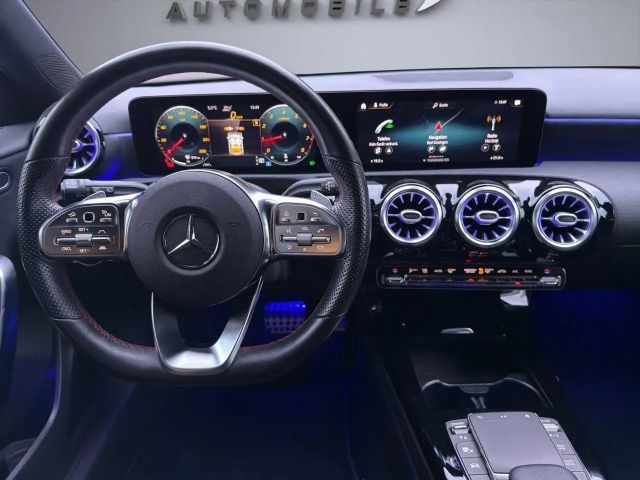 Mercedes-Benz A 220 4MATIC AMG Line