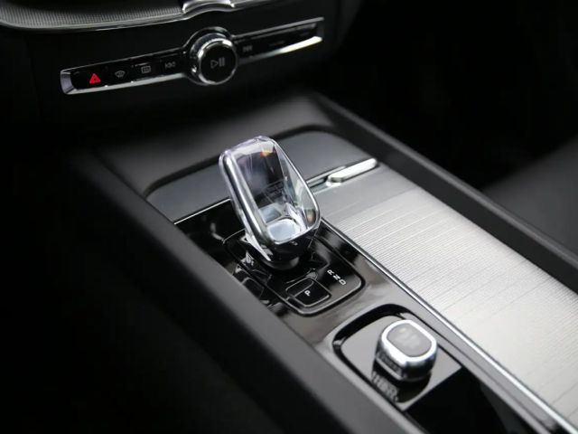 Volvo XC60 AWD Dark Plus