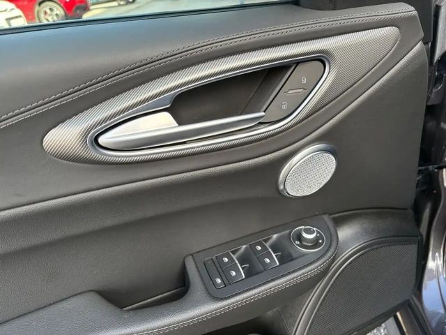 Alfa Romeo Giulia AT8 Q4 Veloce