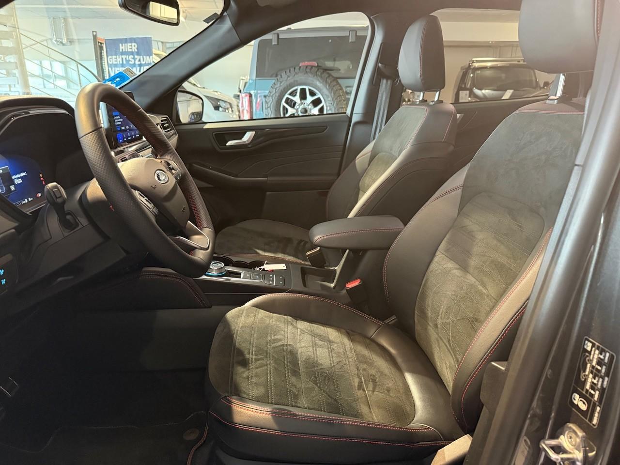 Ford Kuga Plug in Hybrid ST Line X