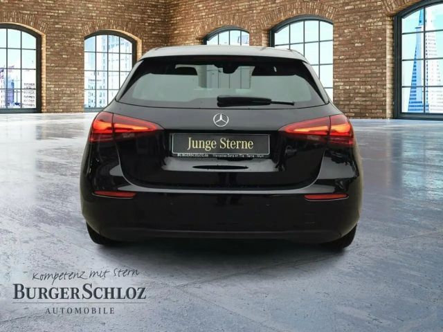 Mercedes-Benz A 180 AUT DynLicht Fernlichtass. Kam. KlimaA LED