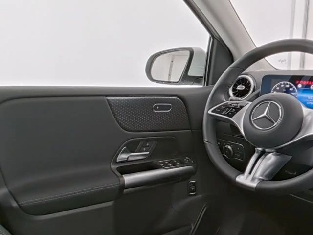 Mercedes-Benz B 200 B 200 d Sedan