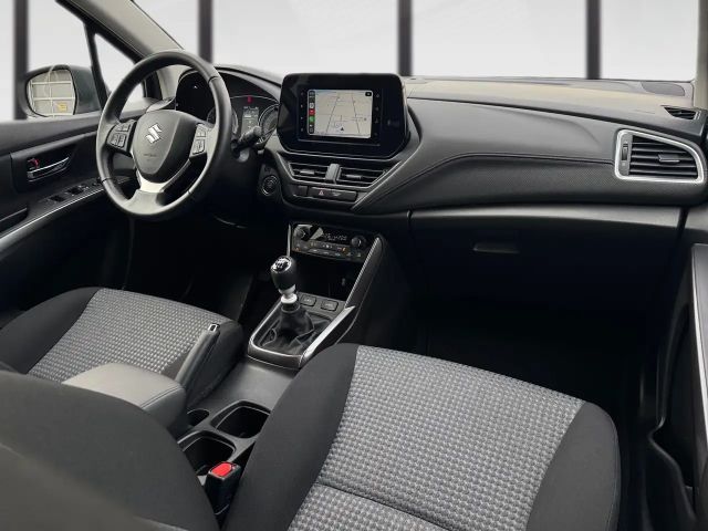 Suzuki S-Cross Hybrid