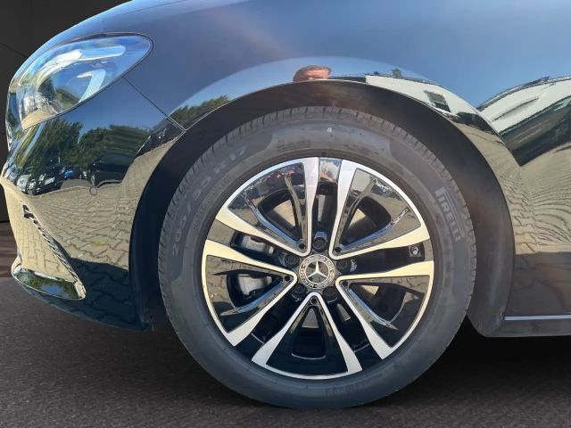 Mercedes-Benz B 200 Progressive Sedan