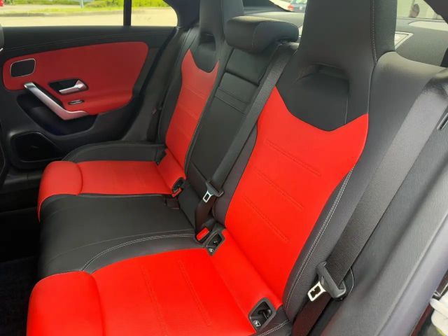 Mercedes-Benz CLA 200 AMG Line Coupé