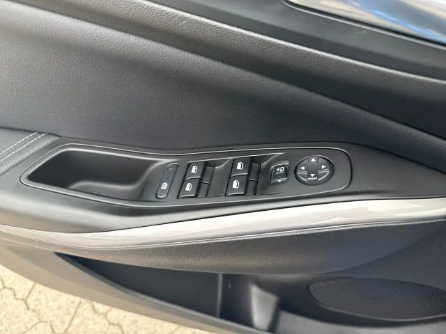 Opel Grandland X Hybrid 4 Ultimate
