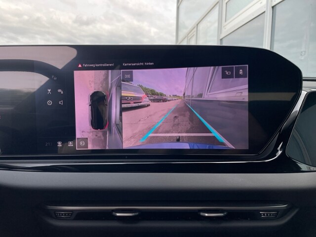 Audi A6 Avant Quattro S-Tronic