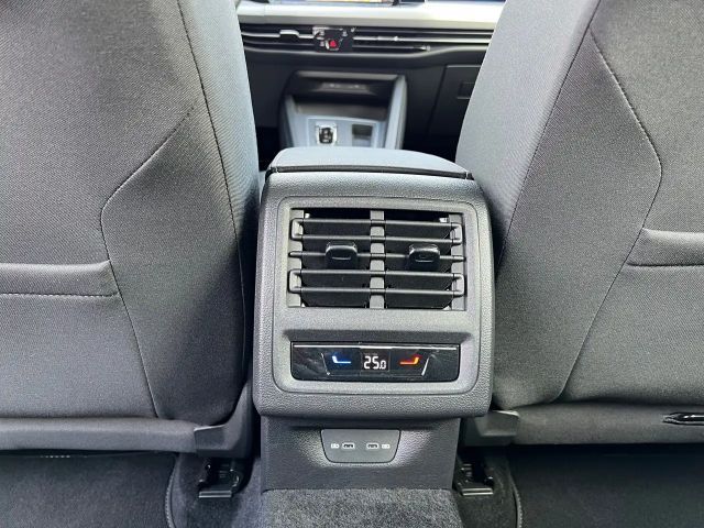 Volkswagen Golf DSG Life Variant