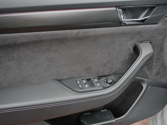 Skoda Superb 2.0 TDI Combi Sportline