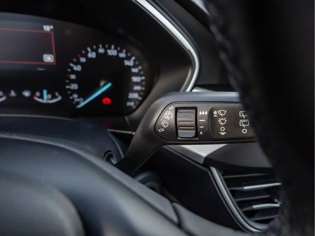 Ford Focus C & C 1.0L 125PS PDC KAMERA NAVI LED