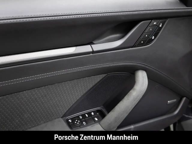 Porsche 992 Cabrio Carrera GTS