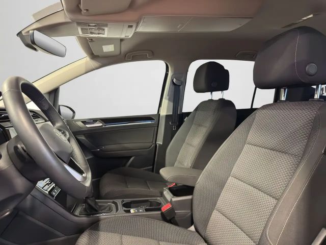 Volkswagen Touran 1.5 TSI DSG R-Line