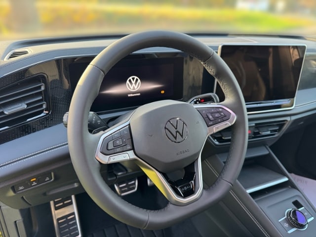 Volkswagen Tiguan Goal*Ganzjahrereifen*Plu Paket*AHK*Navi