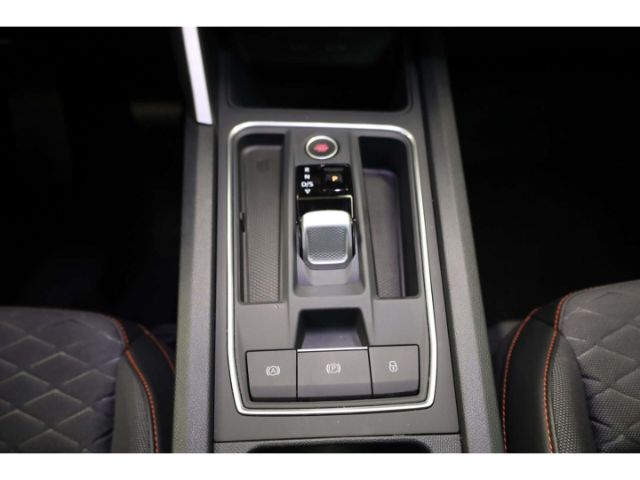 Seat Leon 1.5 eTSI FR-lijn Sportstourer