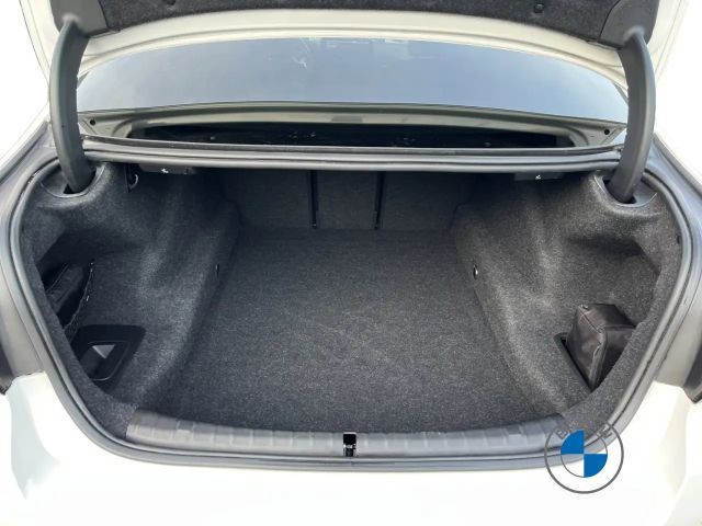 BMW 520 520d M-Sport Sedan