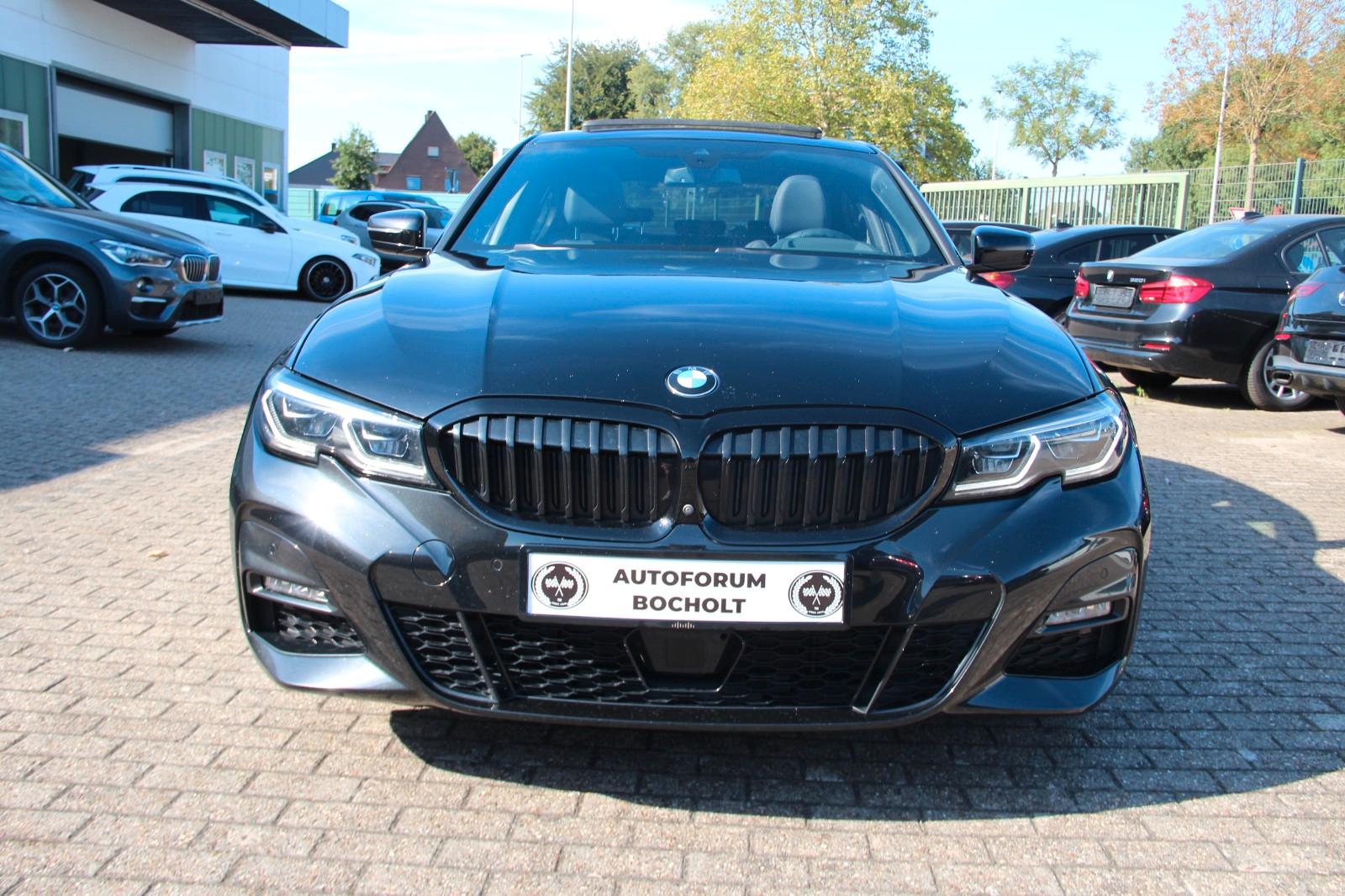 BMW 330 330i M-Sport Sedan xDrive