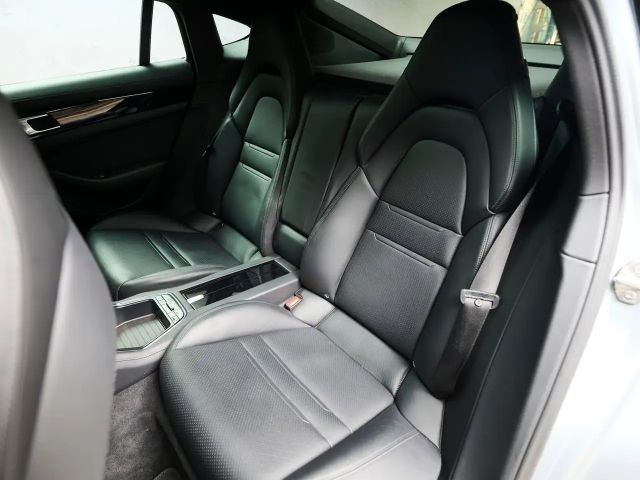 Porsche Panamera 4 E-Hybrid