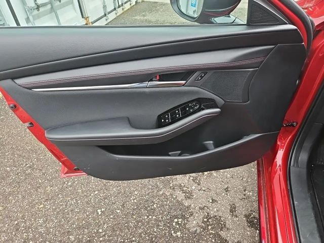 Mazda 3 2.5L SkyActiv e-Skyactiv