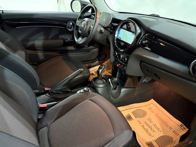 MINI Cooper 3D Essential Trim Automatik *LED*NAVI*PDC*