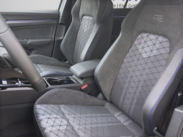 Volkswagen Golf 1.5 eTSI DSG R-Line