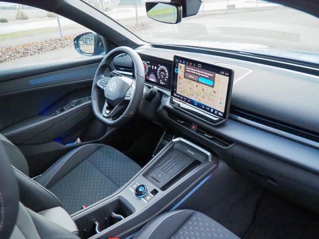 Volkswagen T-Roc 1.5 eTSI DSG R-Line Style