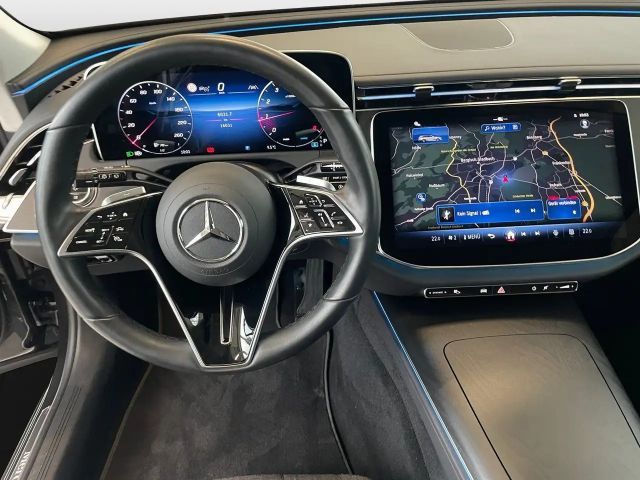 Mercedes-Benz E 200 AVANTGARDE Estate